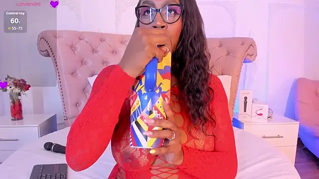JuicyKendra_ webcam