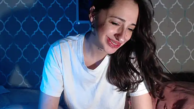Meow_Mia live cam on StripChat