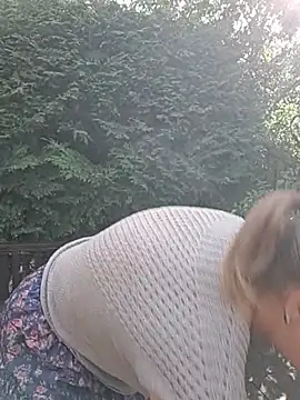 SwedishJennifer live cam on StripChat