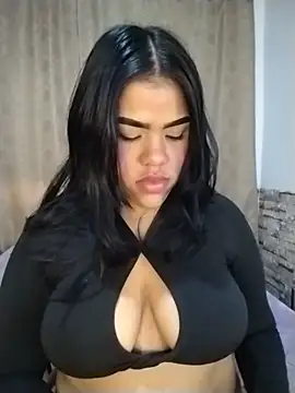 Bicky_25 live cam on StripChat