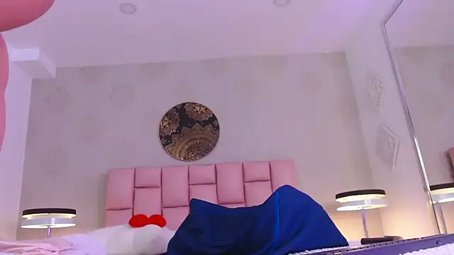 IsabelleDaza webcam