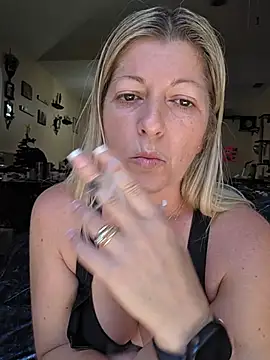 NikkiBlisss webcam