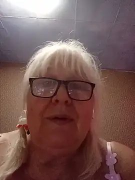 alexia64231 - Alexia64231's free webcam - UK Sex Cams