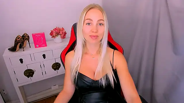 MargaritaRose live cam on StripChat