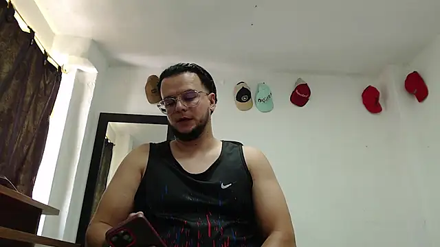 cloudsxxx live cam on StripChat