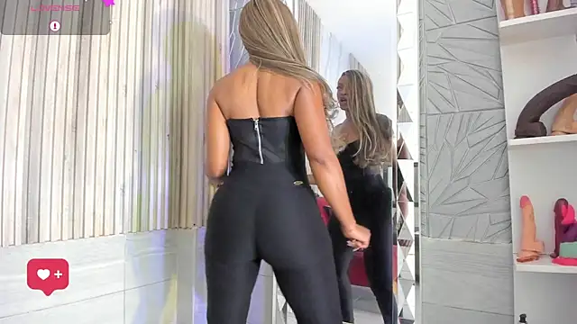 BriannaChelsea webcam