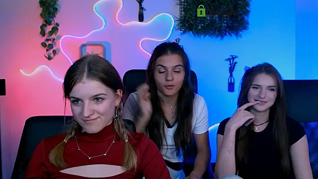lisa_dark_ webcam