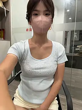 gougou13 live cam on StripChat