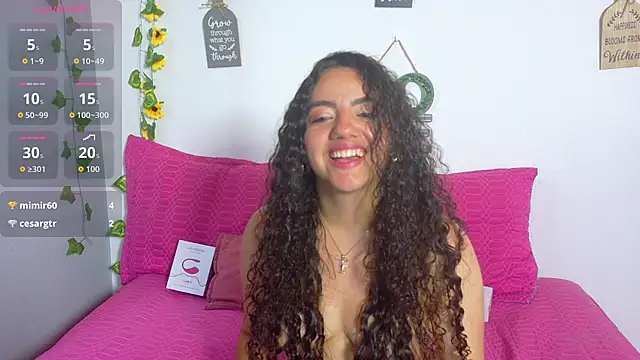 emiily_curly live cam on StripChat