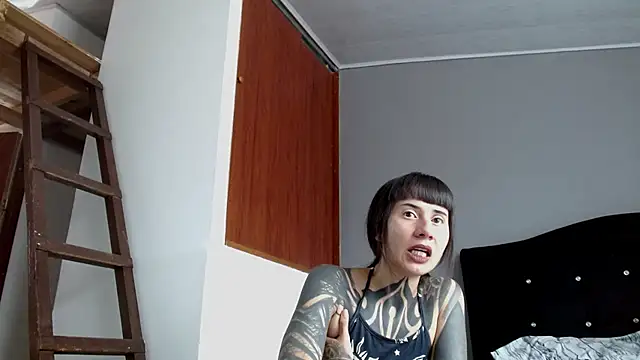 Emilia_1995 webcam