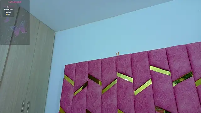 hornyhousekeeper_ webcam