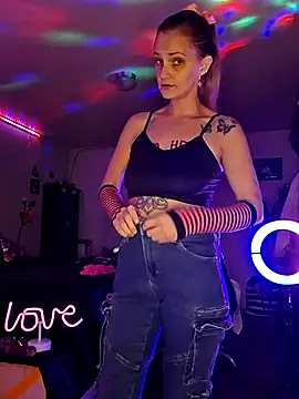PeachyAriel webcam