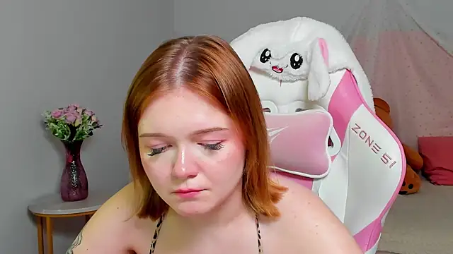 ElinaVale webcam