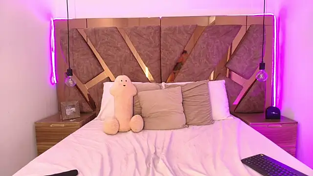 bella_swwan_ webcam