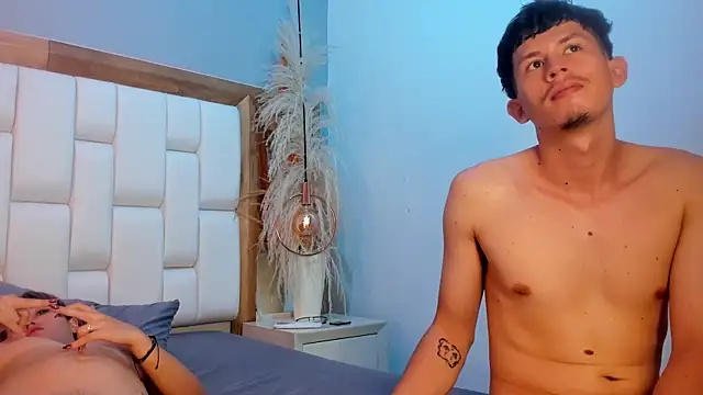Amy_and_Alex webcam