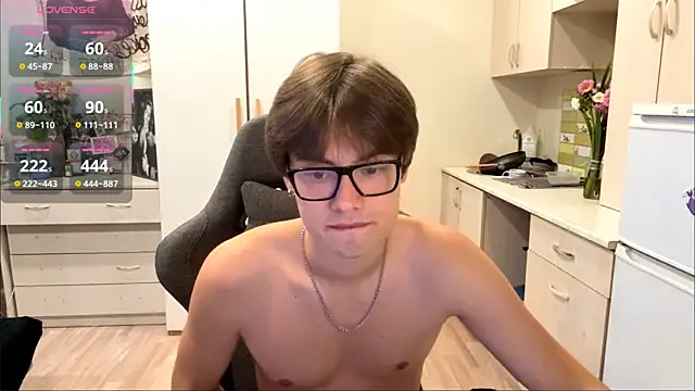 JadeNoiiir webcam