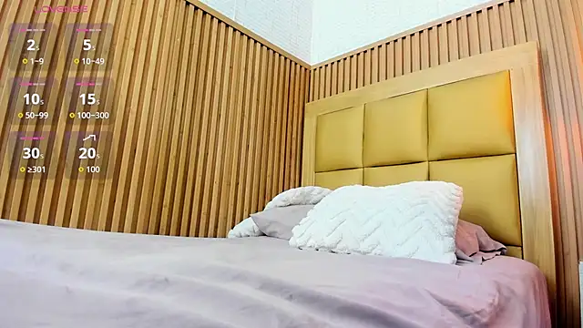 LUCI_COLINS webcam