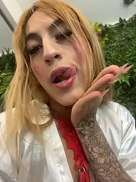 NicolleMonroee webcam