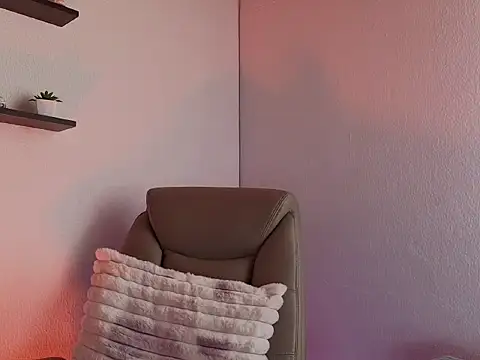 Aura_moons webcam
