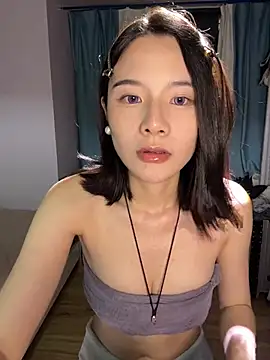 Qiqi-a live cam on StripChat