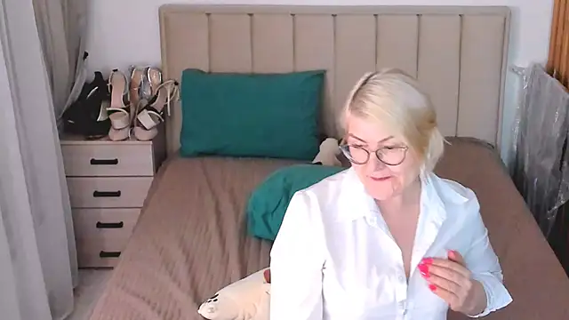 sabrinamacmarren live cam on StripChat