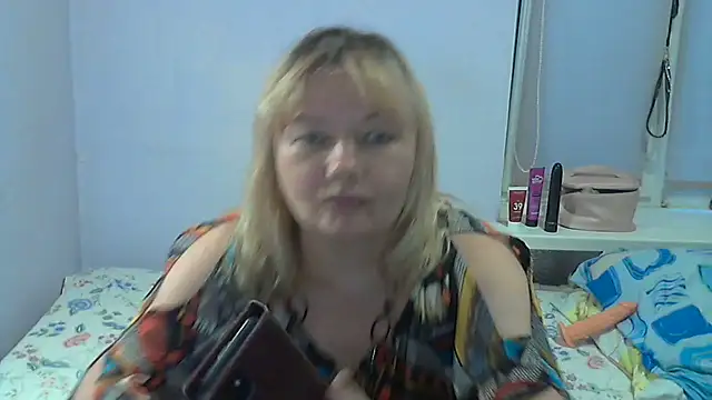 Lusi-777 live cam on StripChat