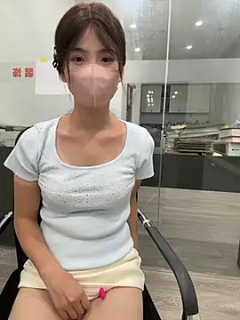 gougou13 live sex cam