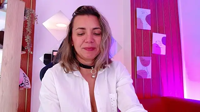 milfsecret69 webcam