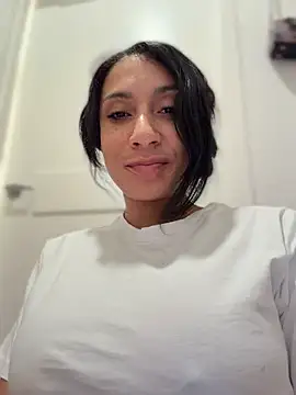 FerrariFrench live cam on StripChat