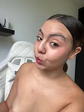 Bonni_lohan live cam on StripChat