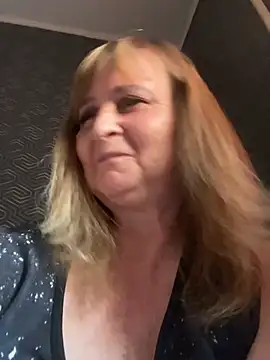 Irina2909@xh live cam on StripChat