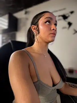 Isabella-Teen webcam