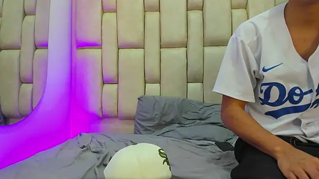 MielAndLeo webcam