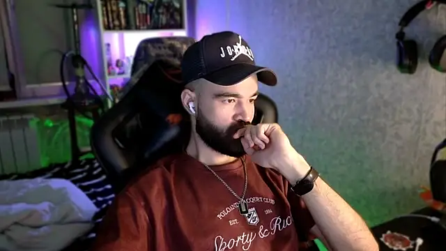 _Serious_Man webcam