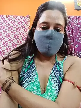 Hotpuja25 webcam
