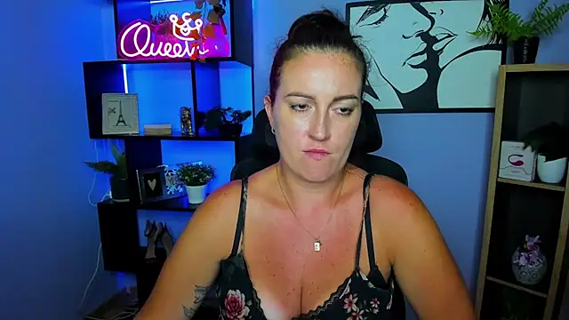 FUN_AMI live cam on StripChat