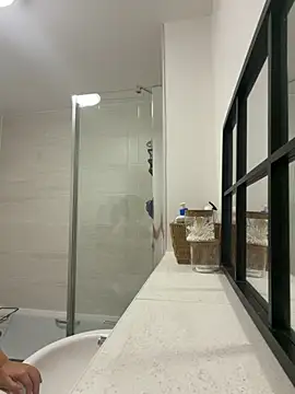 ElliemaiX webcam