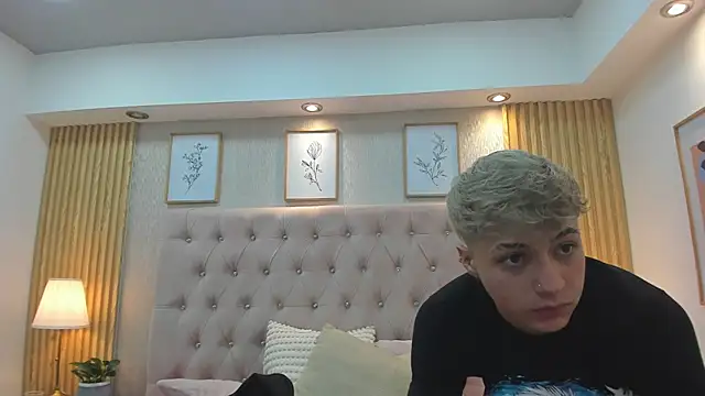 Ari_Stonne webcam