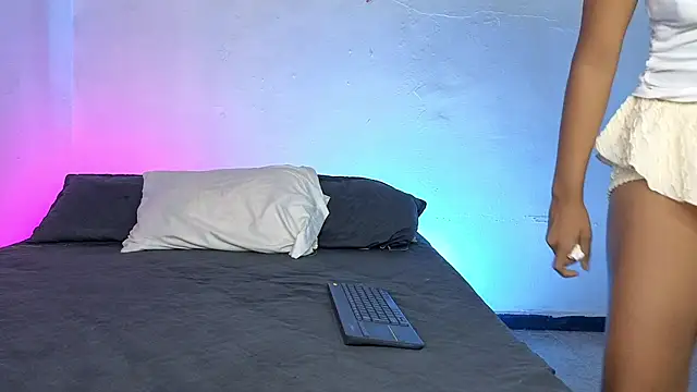 delancy_123 live cam on StripChat