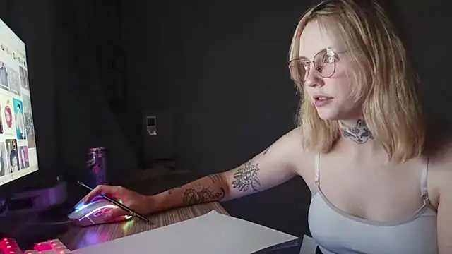 Melissa_Clude webcam