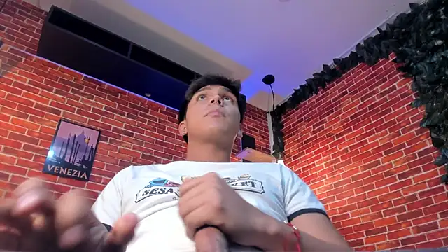 Thiago_Kozak live cam on StripChat
