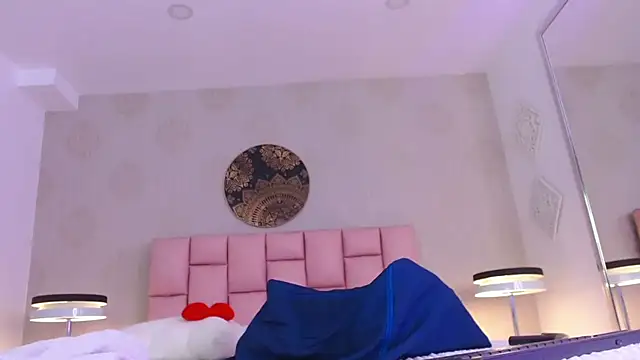 IsabelleDaza webcam