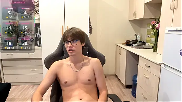 JadeNoiiir webcam