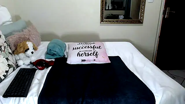 FitSelina66 webcam