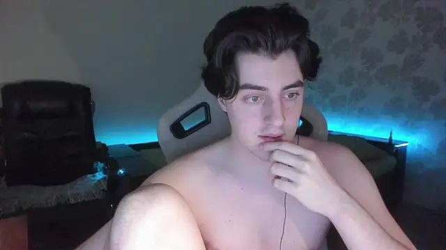 Knuckles17 live cam on StripChat