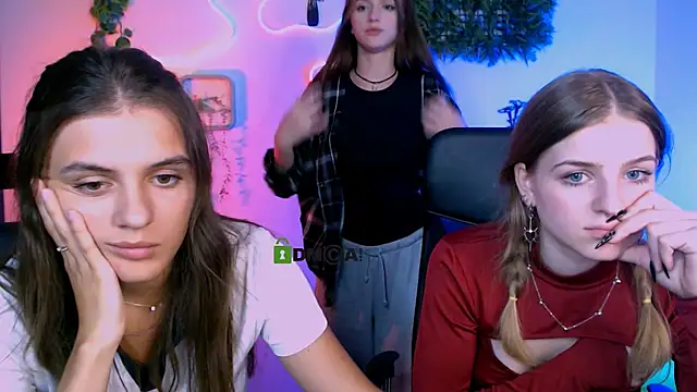 lisa_dark_ webcam