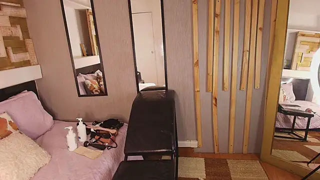 NaughtyMorenna webcam