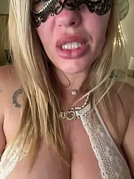 Megan_off webcam