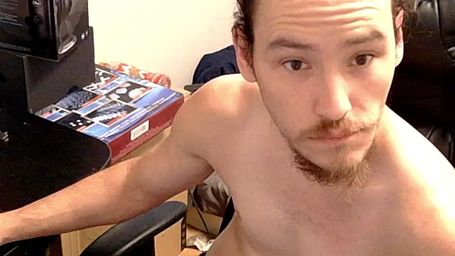 LilWhyteBoiGamer webcam