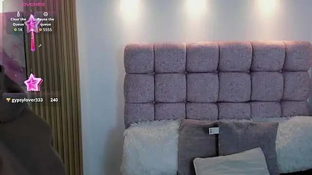 Luna_Millers webcam